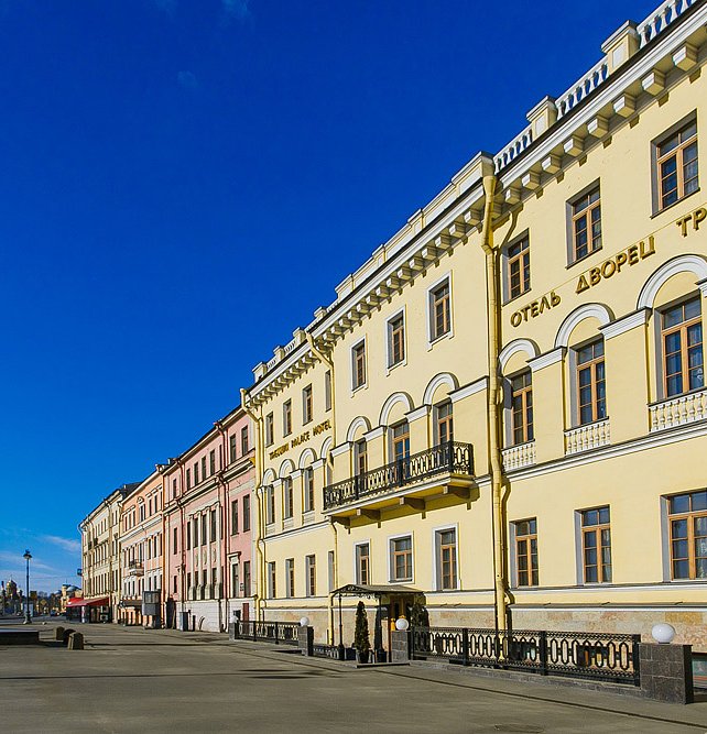 Отель Дворец Трезини